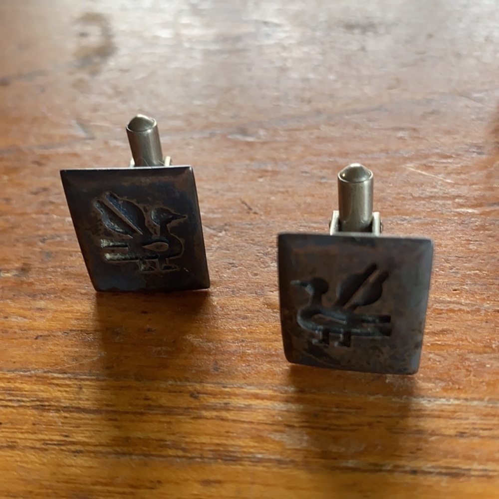 Vtg Bird Design Silver Tone Rectangular Cufflinks - image 3